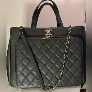 Leather Changel Large bag with gold chain